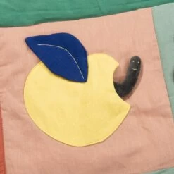 Moulin Roty Tapis D'éveil Pomme Des Bois -Magasin de jouets 3575676750759 3575676750759 6BaseMedia 550Wx550H