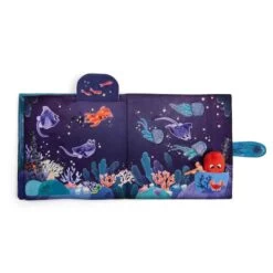 Moulin Roty Grand Livre Tissu D'activités Les Aventures De Paulie 24 Moulin Roty Grand Livre Tissu D'activités Les Aventures De Paulie -Magasin de jouets 3575676760918 3575676760918 10BaseMedia 550Wx550H