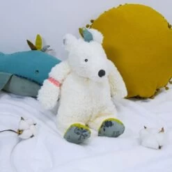 Moulin Roty Ours Blanc Musical Pom Le Voyage D'Olga (30 Cm) -Magasin de jouets ours blanc musical pom le voyage d olga 30 cm 4