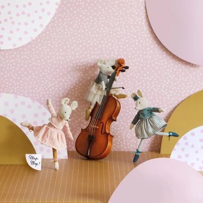 Moulin Roty Poupée Souple Lapin Victorine La Petite école De Danse (40 Cm) 5 Moulin Roty Poupée Souple Lapin Victorine La Petite école De Danse (40 Cm) – Image 3