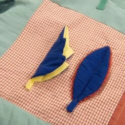 Moulin Roty Tapis D'éveil Pomme Des Bois (98 X 178 Cm) -Magasin de jouets tapis d eveil pomme des bois 98 x 178 cm 2