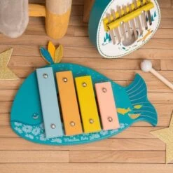 Moulin Roty Xylophone Baleine Joséphine Le Voyage D'Olga 6 Moulin Roty Xylophone Baleine Joséphine Le Voyage D'Olga -Magasin de jouets xylophone baleine josephine le voyage d olga 2